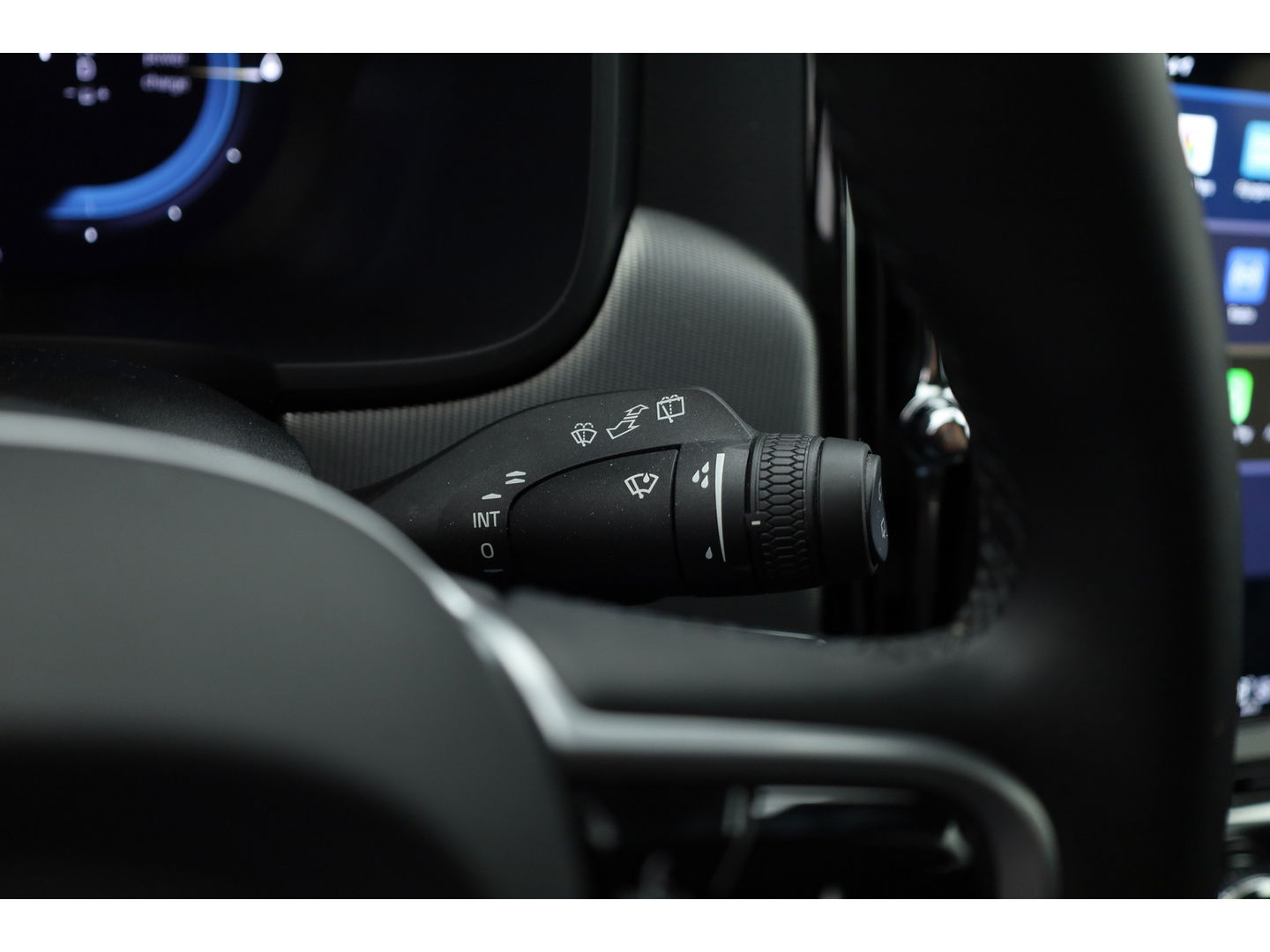 Volvo V90 2.0 T8 Recharge R-Design | Bowers & Wilkins | Luchtvering | Trekhaak | Pano | Head-up | 360 Camera |