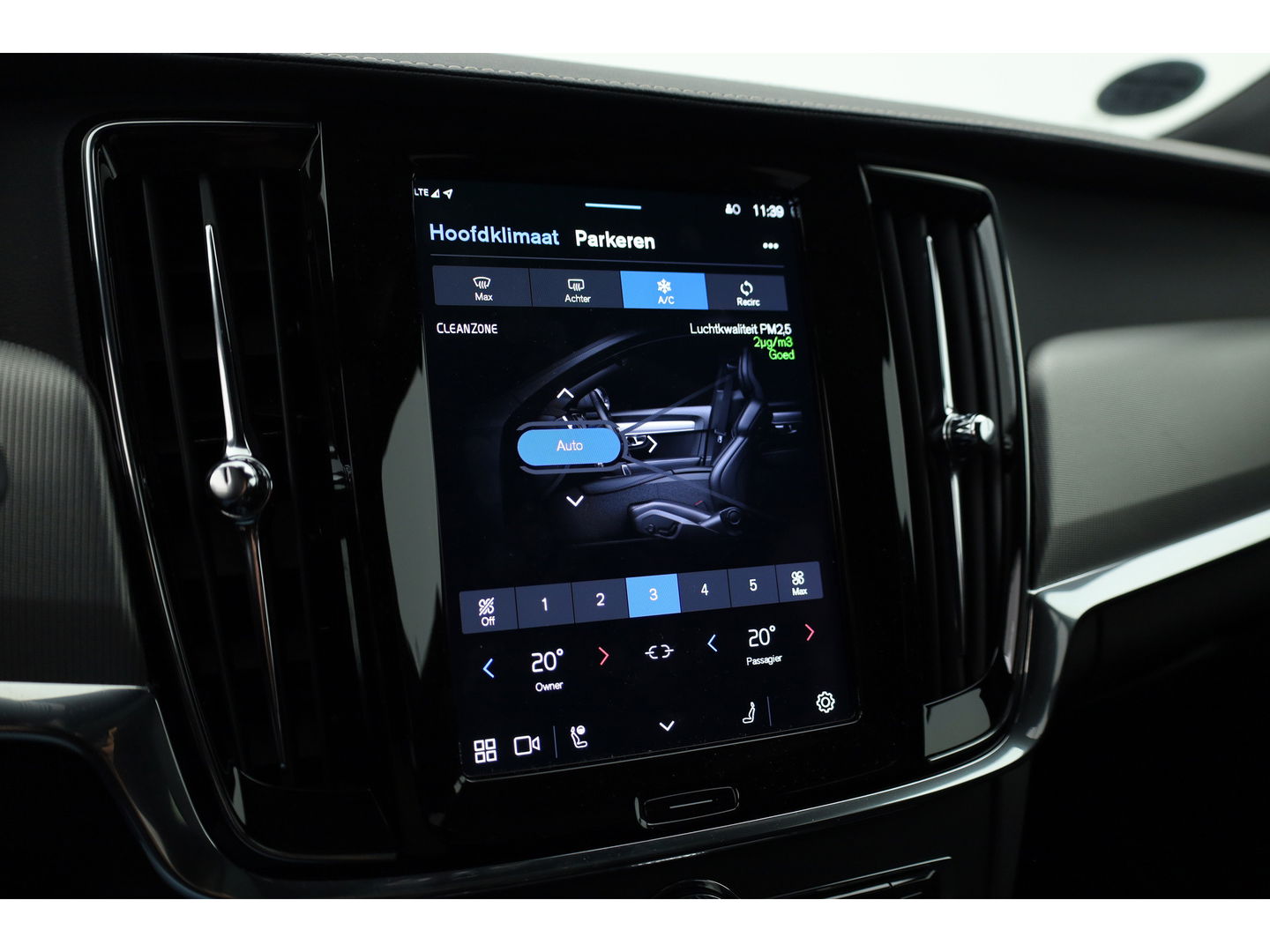 Volvo V90 2.0 T8 Recharge R-Design | Bowers & Wilkins | Luchtvering | Trekhaak | Pano | Head-up | 360 Camera |