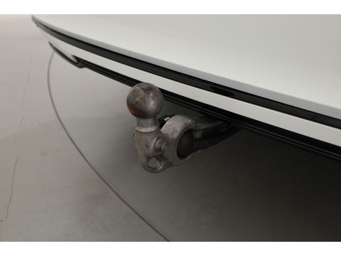 Volvo V90 2.0 T8 Recharge R-Design | Bowers & Wilkins | Luchtvering | Trekhaak | Pano | Head-up | 360 Camera |