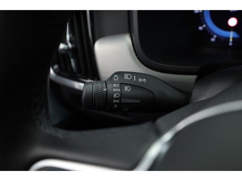 Volvo V90 2.0 T8 Recharge R-Design | Bowers & Wilkins | Luchtvering | Trekhaak | Pano | Head-up | 360 Camera |