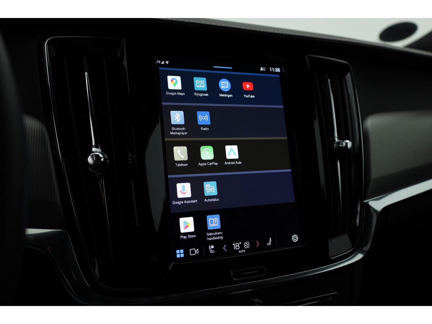 Volvo V90 2.0 T8 Recharge R-Design | Bowers & Wilkins | Luchtvering | Trekhaak | Pano | Head-up | 360 Camera |