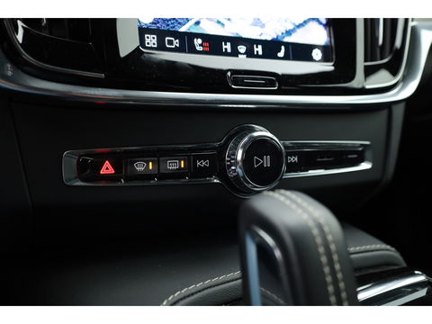 Volvo V90 2.0 T8 Recharge R-Design | Bowers & Wilkins | Luchtvering | Trekhaak | Pano | Head-up | 360 Camera |