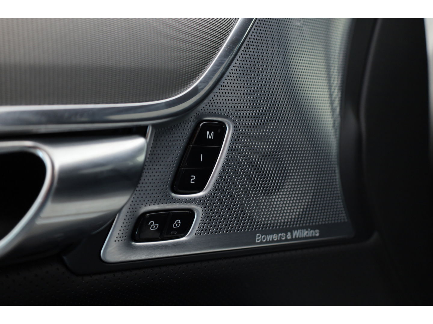 Volvo V90 2.0 T8 Recharge R-Design | Bowers & Wilkins | Luchtvering | Trekhaak | Pano | Head-up | 360 Camera |