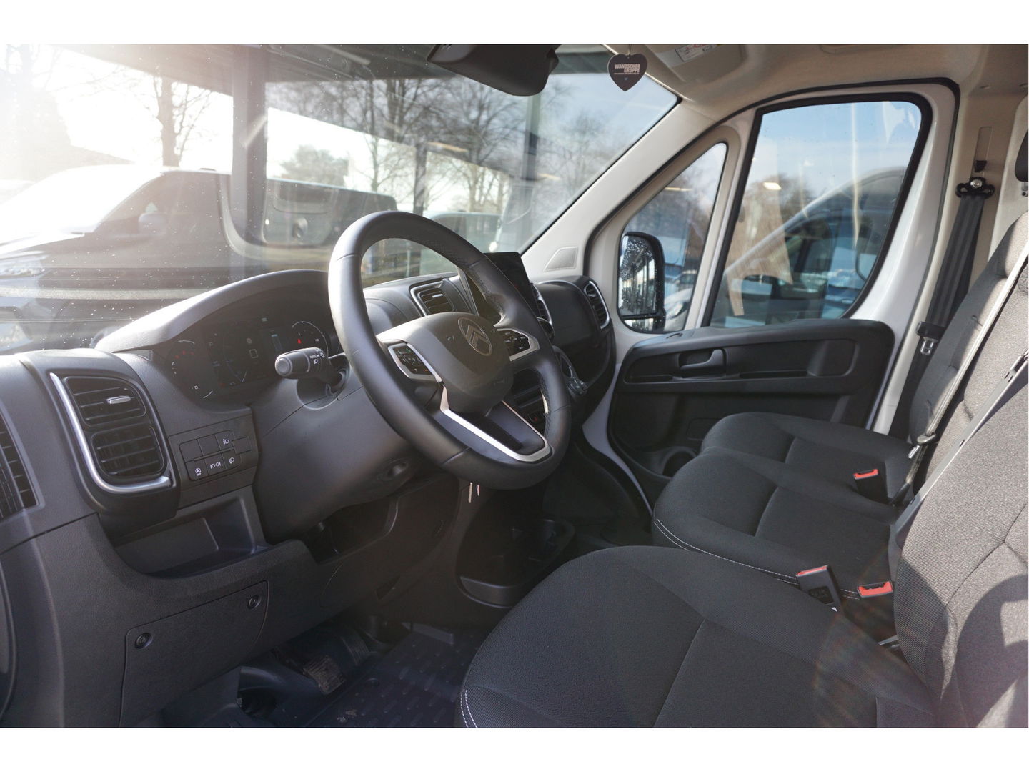 Citroën Jumper 35 2.2 EAT8 140PK Automaat L3H2 BPM VRIJ!! 10" Navi, Climate, Camera, LED, 270º Deur Betimmering!! NR. J075*