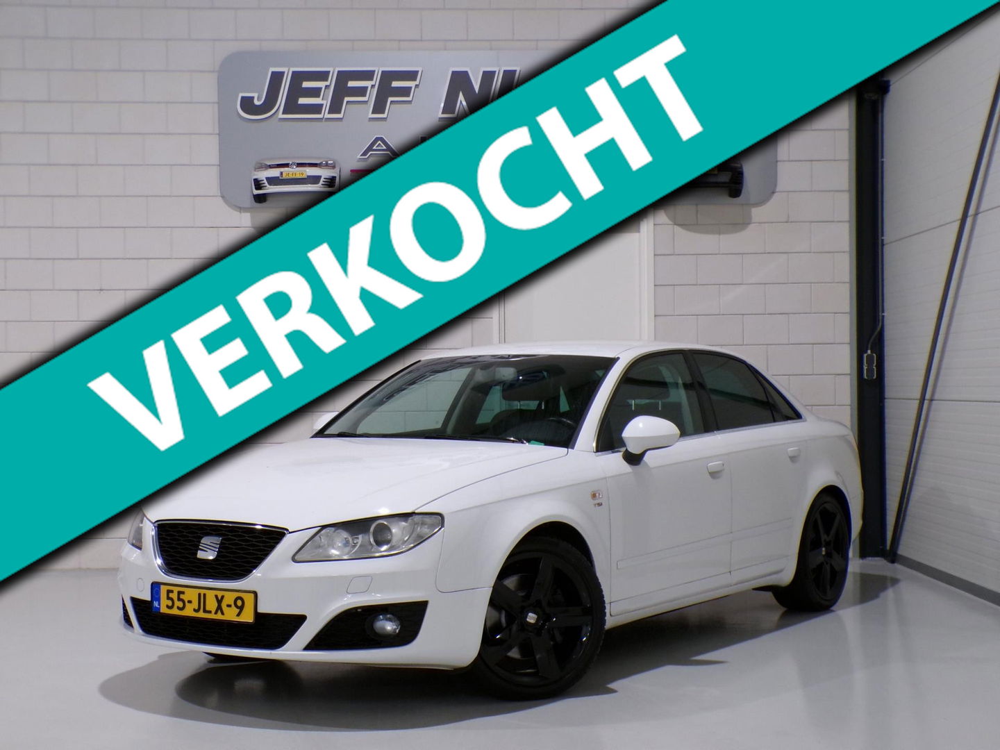 SEAT Exeo 2.0 TSI Sport "Origineel NL!" Apple-carplay Leer Bluetooth Navigatie Stoelverwarming Xenon Youngtimer "2e eigenaar"