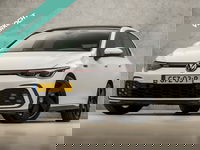 Volkswagen Golf - 2.0 TSI GTI 245Pk Automaat (SCHUIFDAK, APPLE CARPLAY, GROOT NAVI, DYNAMISCHE KNIPPERLICHTEN, SFEERVERLICHTING, STUUR/STOELVERWARMING, ALCANTARA, KEYLESS, MATRIX LED KOPLAMPEN, NIEUWSTAAT)