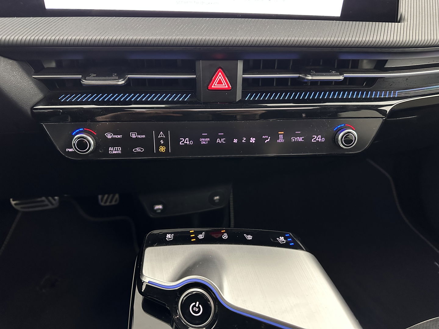 Kia Ev6 GT-Line 77.4 kWh (3-Fase-11kW) {SOH-100%} (INCL-BTW) Aut. *HEATPUMP | PANO | HEAD-UP | LEATHER-ALCANTARA | ADAPTIVE-CRUISE | DIGI-COCKPIT | MERIDIAN-AUDIO | MEMORYPACK | FULL-LED | KEYLESS | TOPVIEW | DAB | BLINDSPOT | NAVI-FULLMAP |