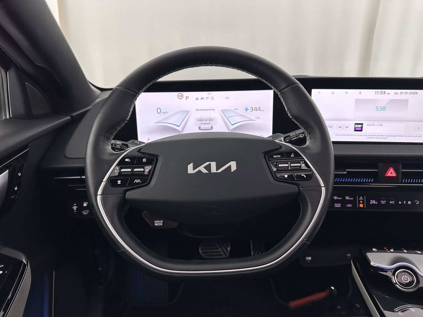 Kia Ev6 GT-Line 77.4 kWh (3-Fase-11kW) {SOH-100%} (INCL-BTW) Aut. *HEATPUMP | PANO | HEAD-UP | LEATHER-ALCANTARA | ADAPTIVE-CRUISE | DIGI-COCKPIT | MERIDIAN-AUDIO | MEMORYPACK | FULL-LED | KEYLESS | TOPVIEW | DAB | BLINDSPOT | NAVI-FULLMAP |