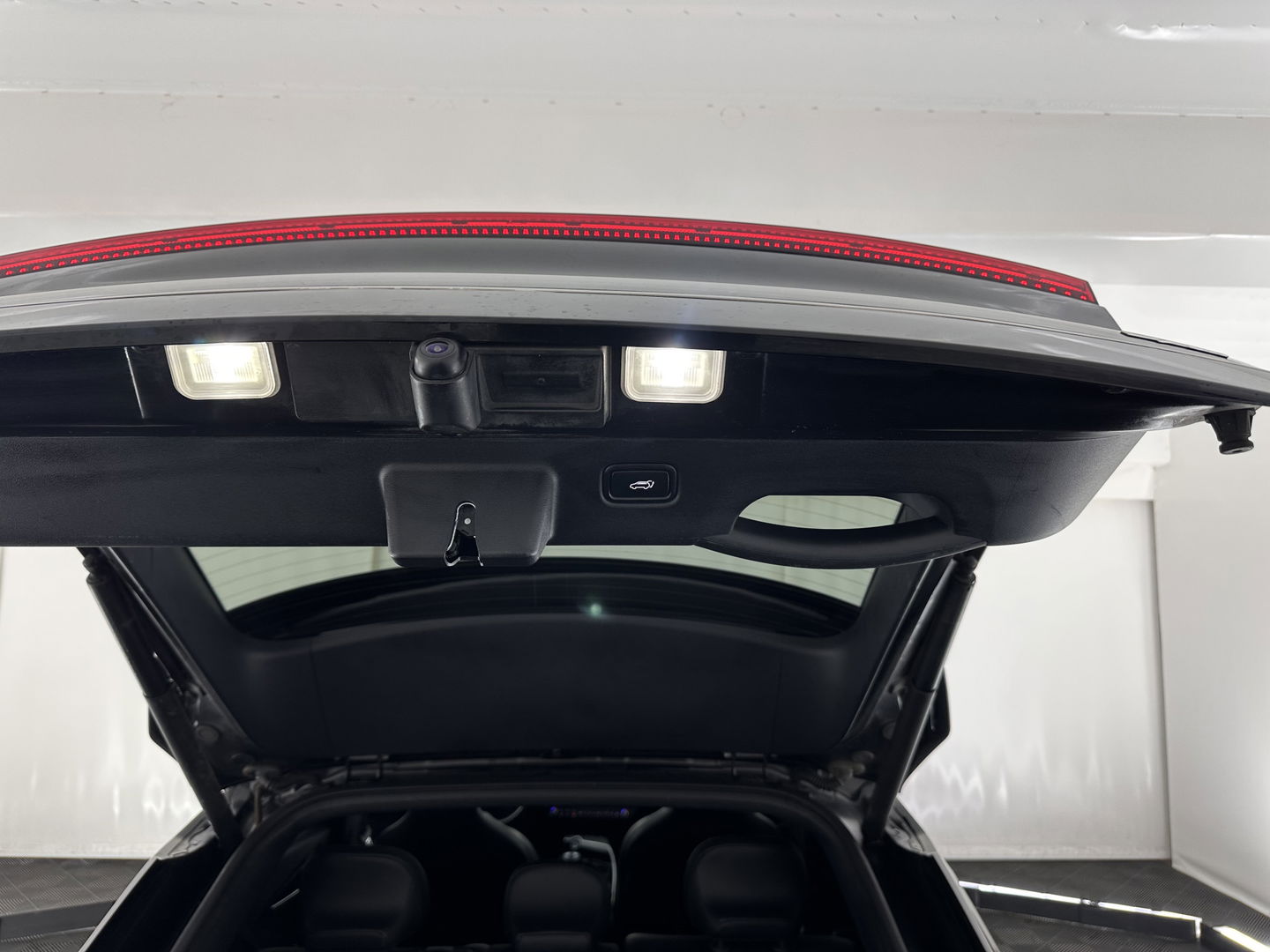 Kia Ev6 GT-Line 77.4 kWh (3-Fase-11kW) {SOH-100%} (INCL-BTW) Aut. *HEATPUMP | PANO | HEAD-UP | LEATHER-ALCANTARA | ADAPTIVE-CRUISE | DIGI-COCKPIT | MERIDIAN-AUDIO | MEMORYPACK | FULL-LED | KEYLESS | TOPVIEW | DAB | BLINDSPOT | NAVI-FULLMAP |