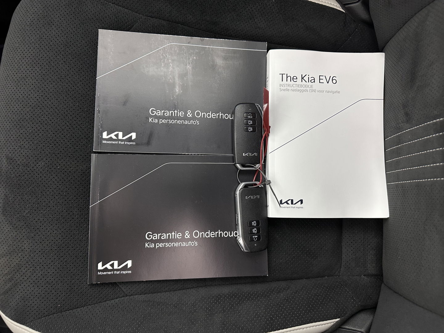 Kia Ev6 GT-Line 77.4 kWh (3-Fase-11kW) {SOH-100%} (INCL-BTW) Aut. *HEATPUMP | PANO | HEAD-UP | LEATHER-ALCANTARA | ADAPTIVE-CRUISE | DIGI-COCKPIT | MERIDIAN-AUDIO | MEMORYPACK | FULL-LED | KEYLESS | TOPVIEW | DAB | BLINDSPOT | NAVI-FULLMAP |