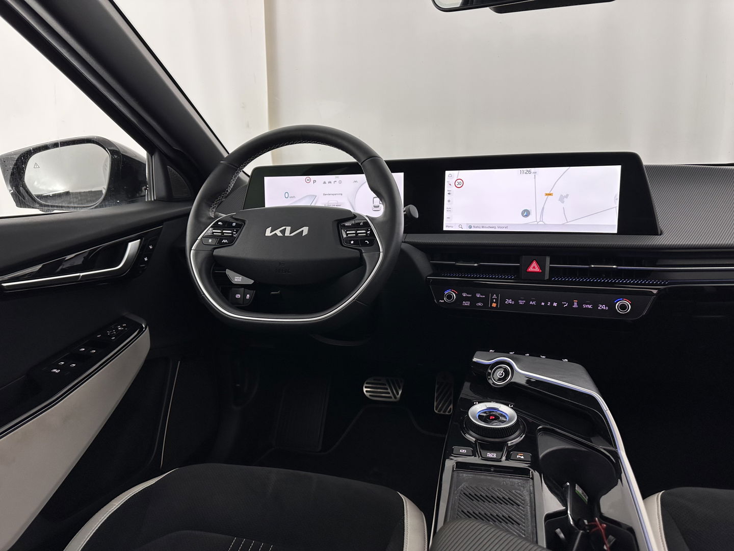 Kia Ev6 GT-Line 77.4 kWh (3-Fase-11kW) {SOH-100%} (INCL-BTW) Aut. *HEATPUMP | PANO | HEAD-UP | LEATHER-ALCANTARA | ADAPTIVE-CRUISE | DIGI-COCKPIT | MERIDIAN-AUDIO | MEMORYPACK | FULL-LED | KEYLESS | TOPVIEW | DAB | BLINDSPOT | NAVI-FULLMAP |