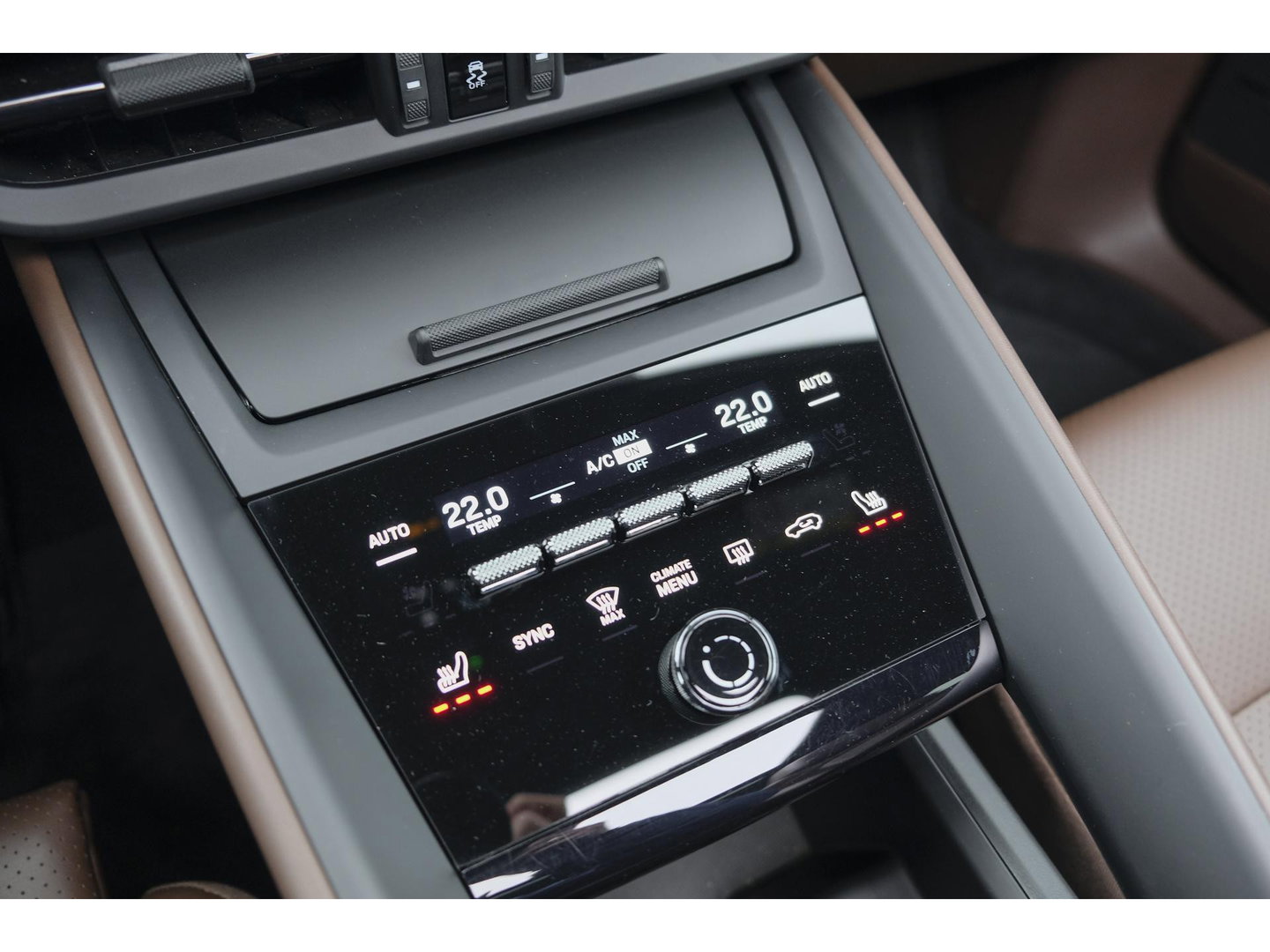 Porsche Macan 4 388pk 100kWh Panoramadak Luchtvering Bijrijdersdisplay 18-weg Sportstoelen Bose NLauto