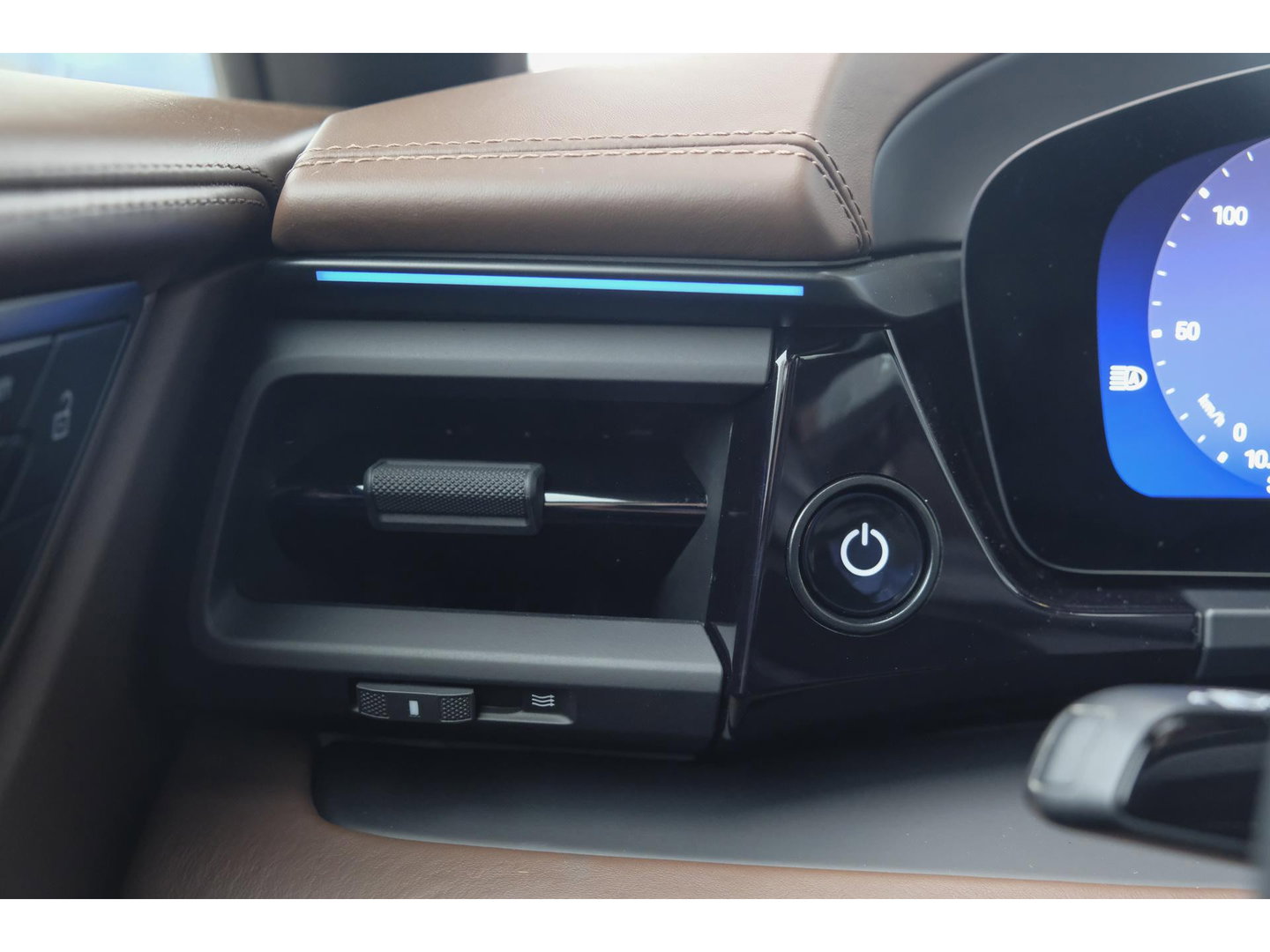 Porsche Macan 4 388pk 100kWh Panoramadak Luchtvering Bijrijdersdisplay 18-weg Sportstoelen Bose NLauto