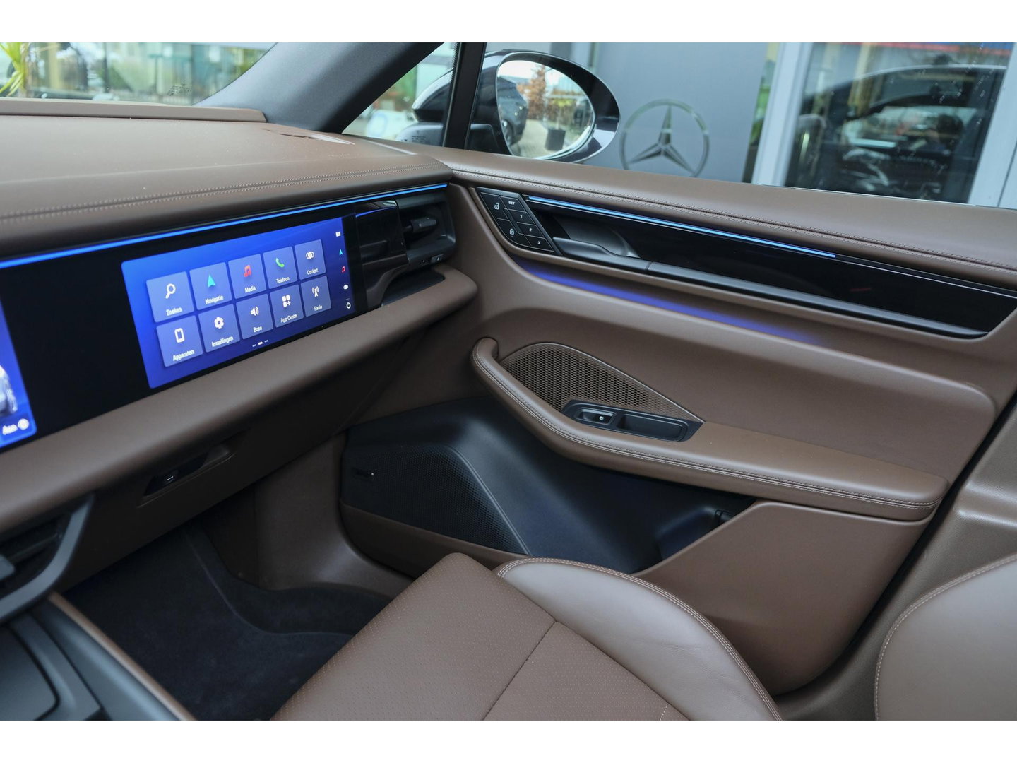 Porsche Macan 4 388pk 100kWh Panoramadak Luchtvering Bijrijdersdisplay 18-weg Sportstoelen Bose NLauto