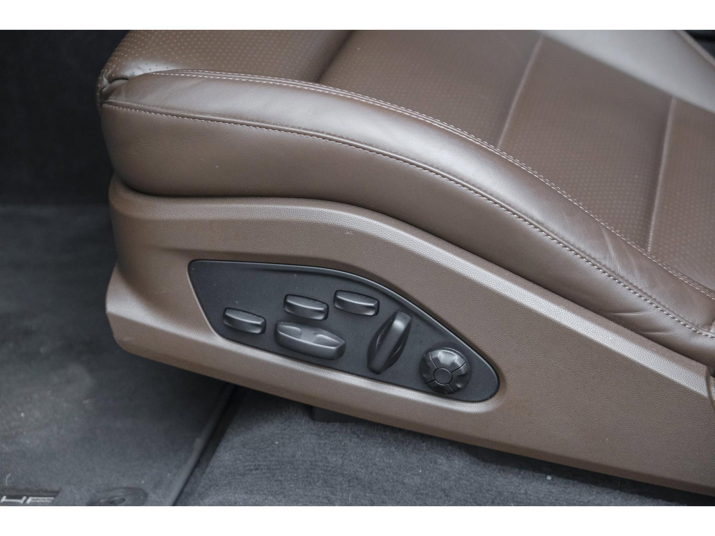 Porsche Macan 4 388pk 100kWh Panoramadak Luchtvering Bijrijdersdisplay 18-weg Sportstoelen Bose NLauto