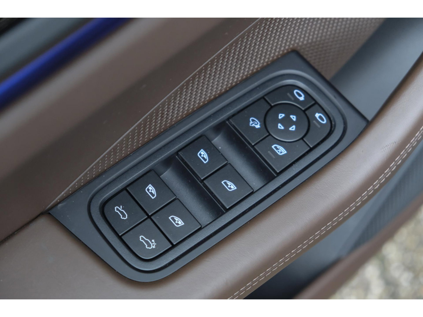 Porsche Macan 4 388pk 100kWh Panoramadak Luchtvering Bijrijdersdisplay 18-weg Sportstoelen Bose NLauto