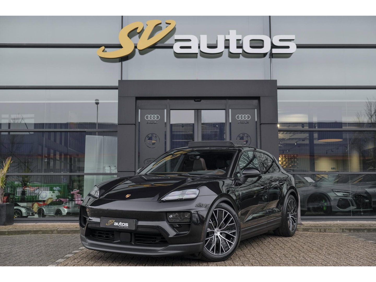 Porsche Macan 4 388pk 100kWh Panoramadak Luchtvering Bijrijdersdisplay 18-weg Sportstoelen Bose NLauto