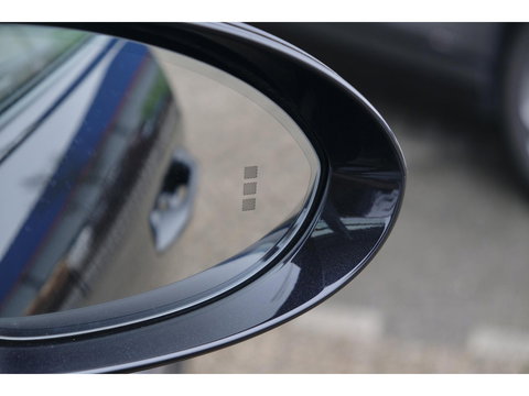 Porsche Macan 4 388pk 100kWh Panoramadak Luchtvering Bijrijdersdisplay 18-weg Sportstoelen Bose NLauto