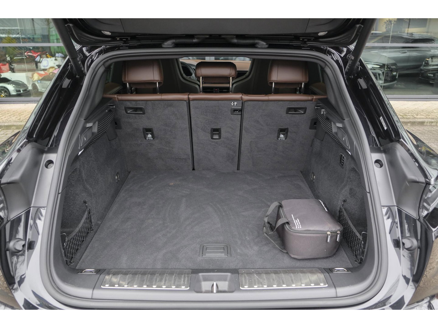 Porsche Macan 4 388pk 100kWh Panoramadak Luchtvering Bijrijdersdisplay 18-weg Sportstoelen Bose NLauto