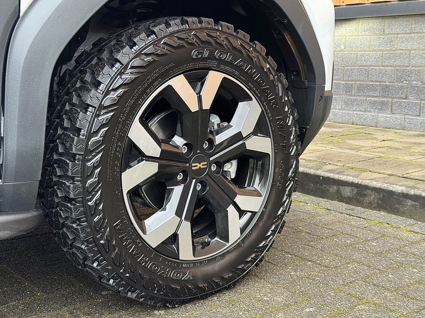 Dacia Duster 1.2 TCe 130 mild hybrid 4x4 Extreme | All-Terrain | 1500 KG Trekken | Apple Carplay | Android Auto | 360° Camera | Lane Assist | Dodehoeksensor | DAB | Led Flitsers | Keyless |