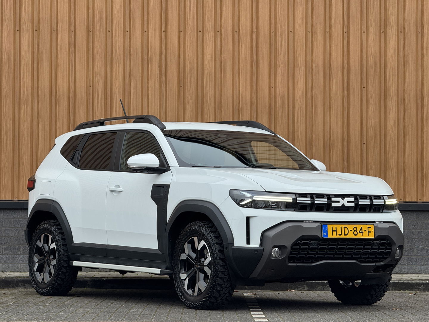 Dacia Duster 1.2 TCe 130 mild hybrid 4x4 Extreme | All-Terrain | 1500 KG Trekken | Apple Carplay | Android Auto | 360° Camera | Lane Assist | Dodehoeksensor | DAB | Led Flitsers | Keyless |