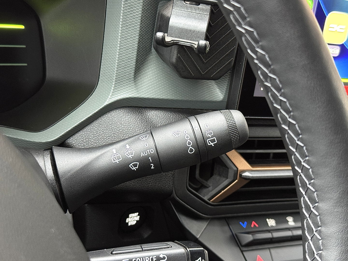 Dacia Duster 1.2 TCe 130 mild hybrid 4x4 Extreme | All-Terrain | 1500 KG Trekken | Apple Carplay | Android Auto | 360° Camera | Lane Assist | Dodehoeksensor | DAB | Led Flitsers | Keyless |