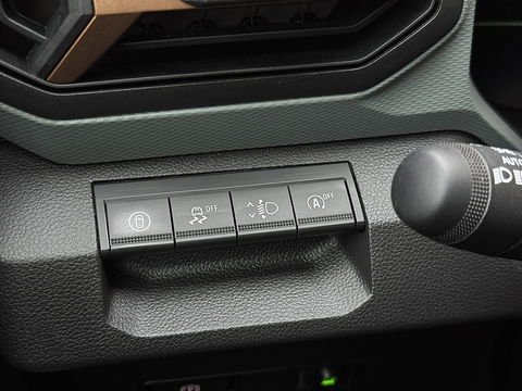 Dacia Duster 1.2 TCe 130 mild hybrid 4x4 Extreme | All-Terrain | 1500 KG Trekken | Apple Carplay | Android Auto | 360° Camera | Lane Assist | Dodehoeksensor | DAB | Led Flitsers | Keyless |