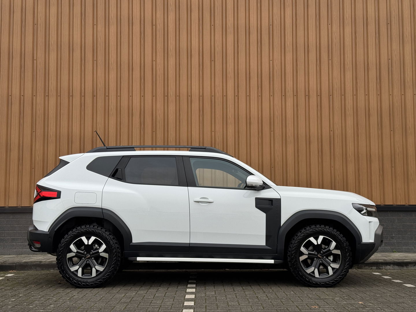 Dacia Duster 1.2 TCe 130 mild hybrid 4x4 Extreme | All-Terrain | 1500 KG Trekken | Apple Carplay | Android Auto | 360° Camera | Lane Assist | Dodehoeksensor | DAB | Led Flitsers | Keyless |