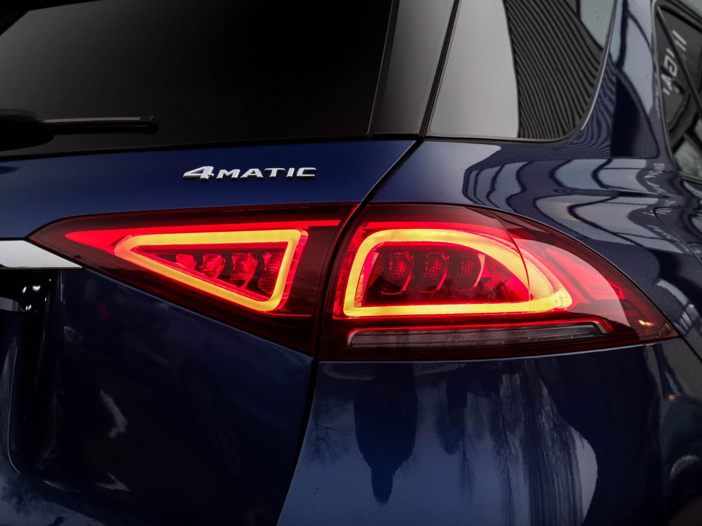 Mercedes-Benz GLE 350 e 4MATIC AMG | Nightpakket | Trekhaak | 1e eig. | Brilliant Blue