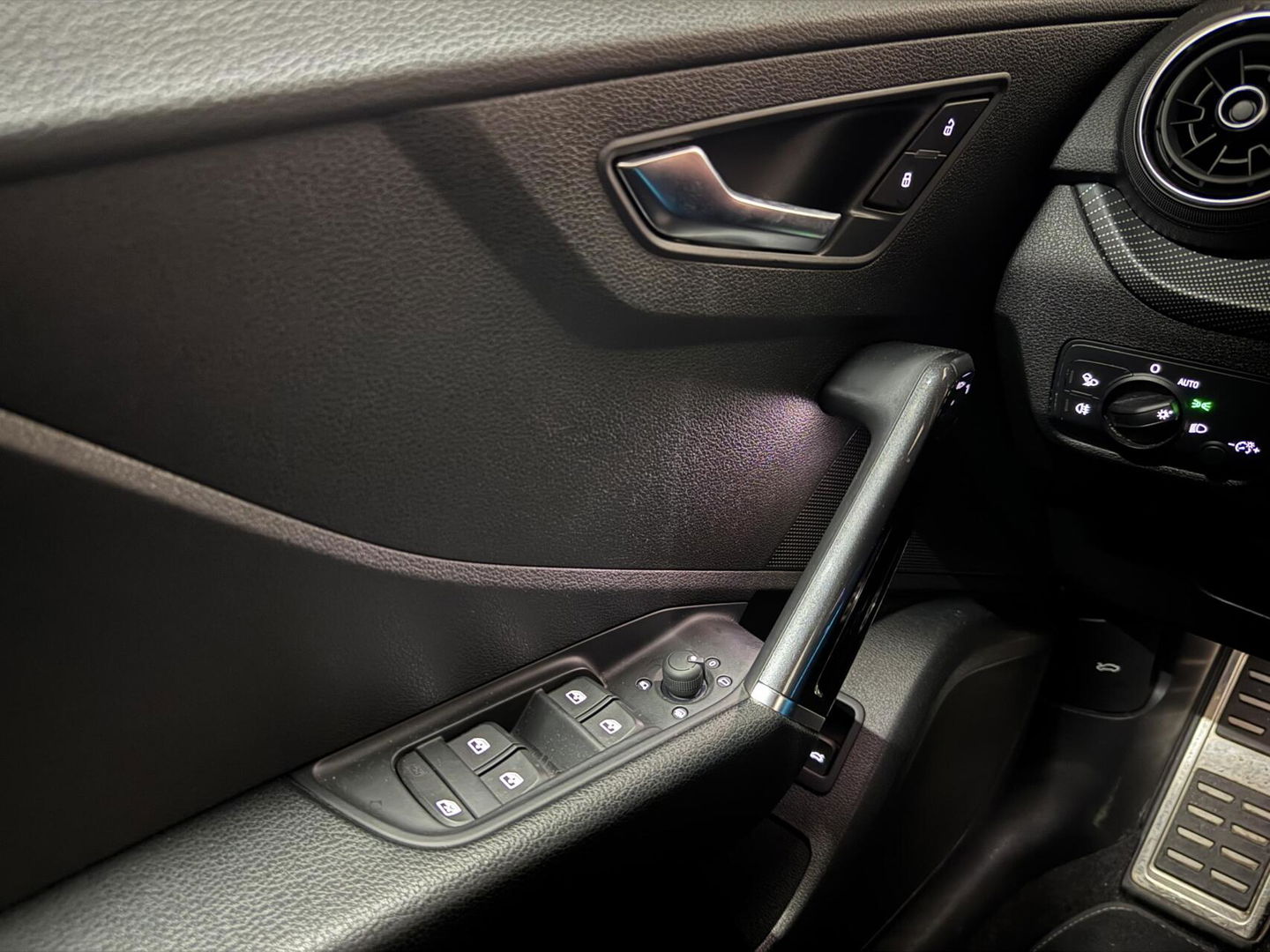 Audi Q2 35 TFSI S-Line Black Edition Virtual Sfeer Camera NAP