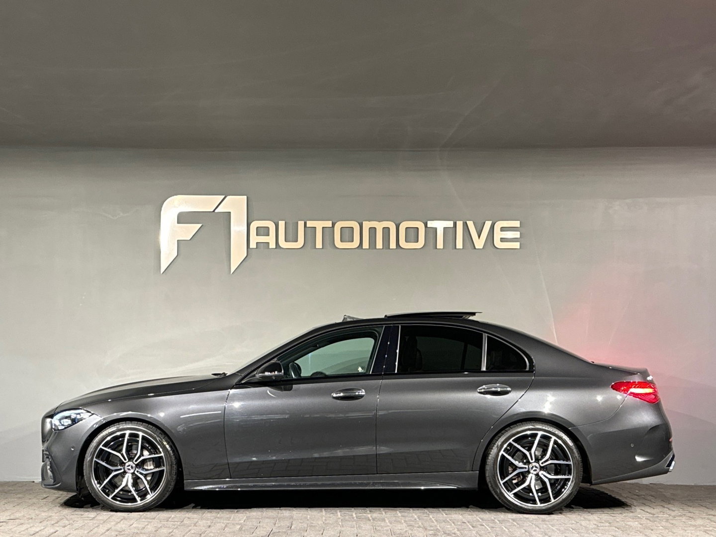 Mercedes-Benz C-Klasse 200 AMG Pano|Keyless|Memory|Burmester