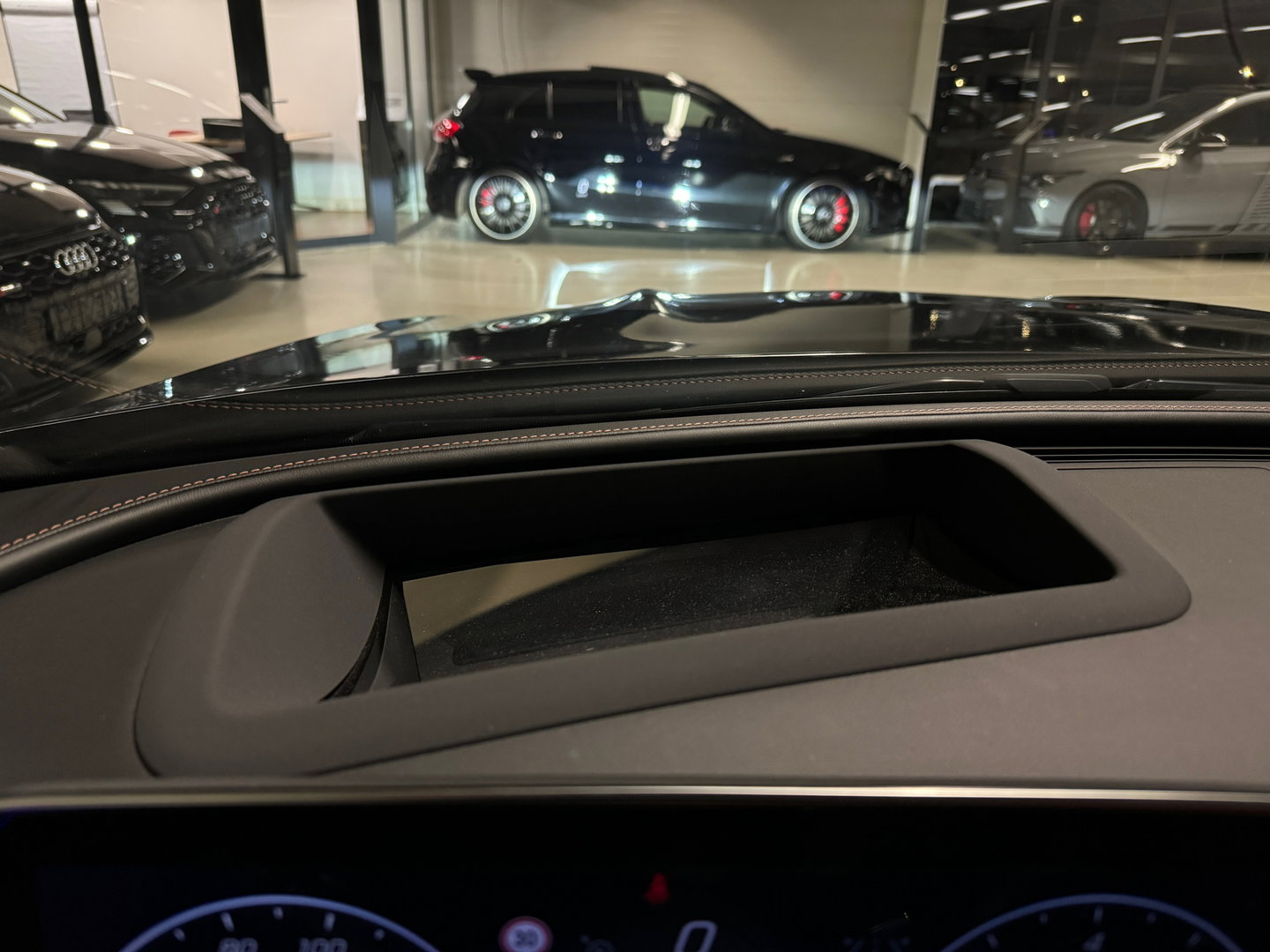 Mercedes-Benz C-Klasse 200 AMG Pano|Keyless|Memory|Burmester