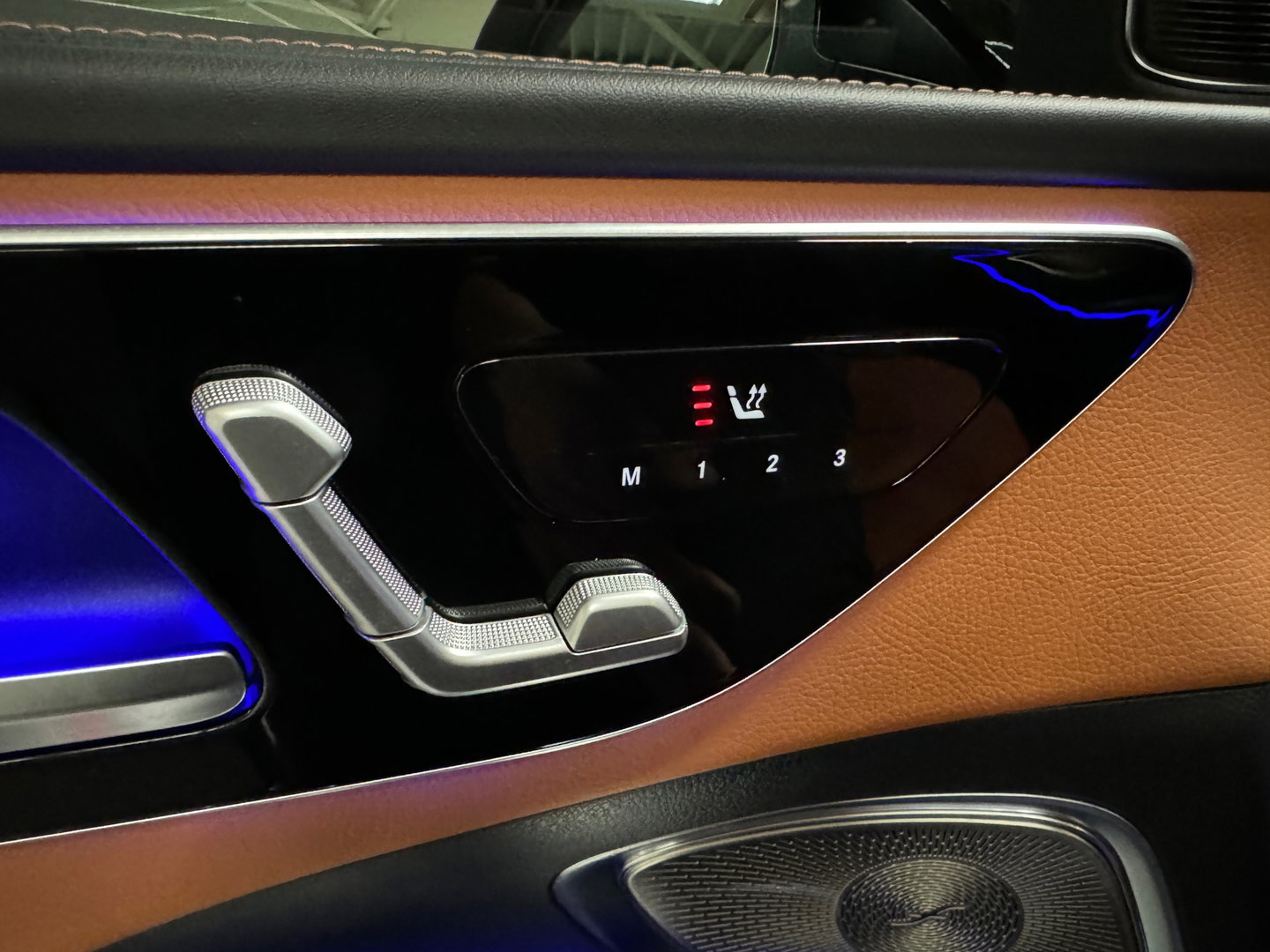 Mercedes-Benz C-Klasse 200 AMG Pano|Keyless|Memory|Burmester