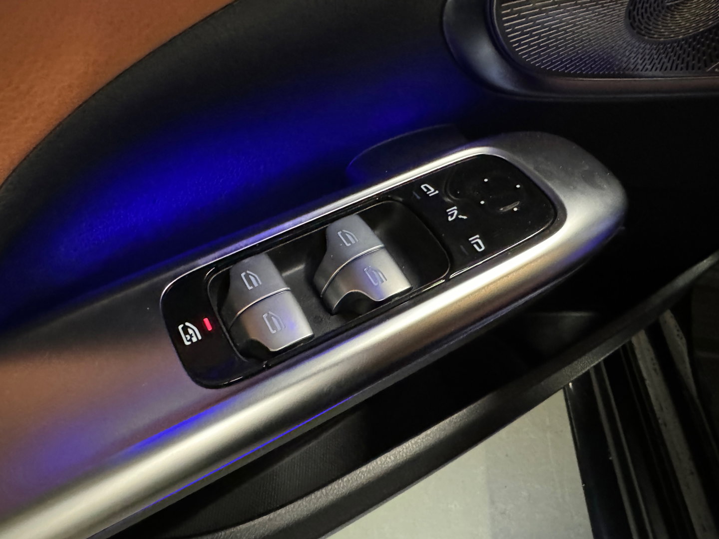 Mercedes-Benz C-Klasse 200 AMG Pano|Keyless|Memory|Burmester