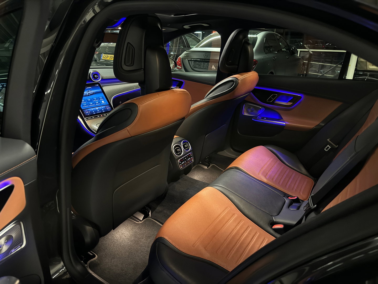 Mercedes-Benz C-Klasse 200 AMG Pano|Keyless|Memory|Burmester