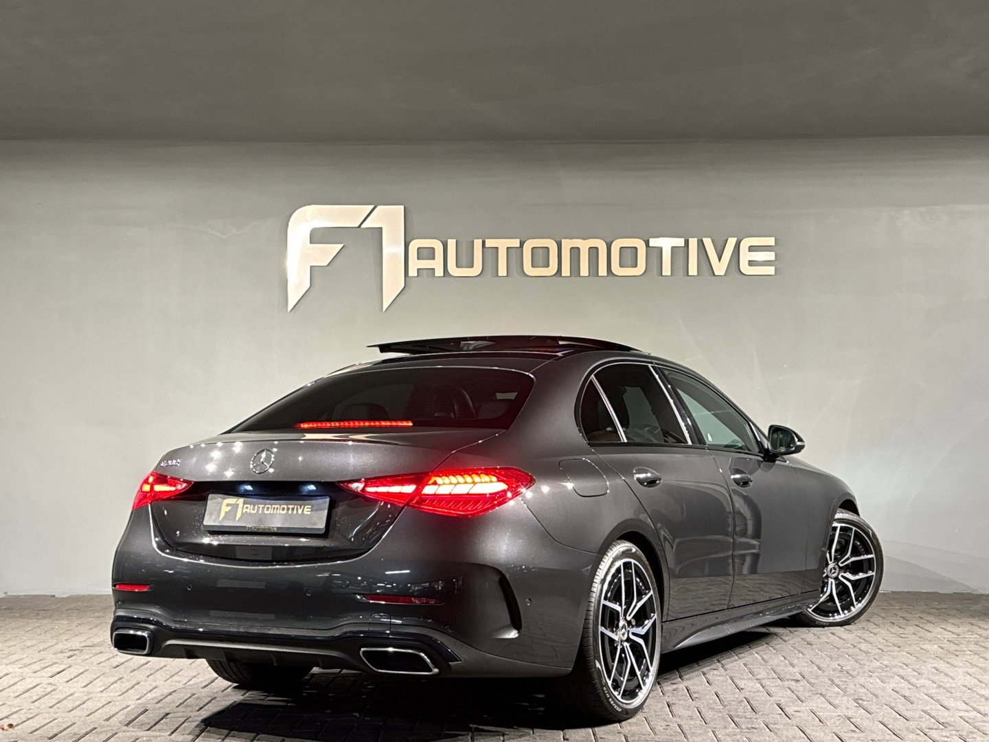 Mercedes-Benz C-Klasse 200 AMG Pano|Keyless|Memory|Burmester