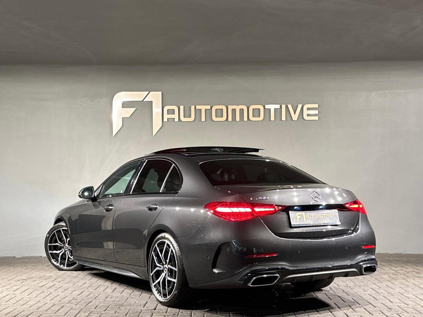 Mercedes-Benz C-Klasse 200 AMG Pano|Keyless|Memory|Burmester