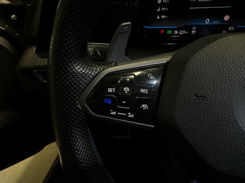 Volkswagen Golf 2.0 TSI R 4M Performance Pano|HuD|H/K|Akrapovic