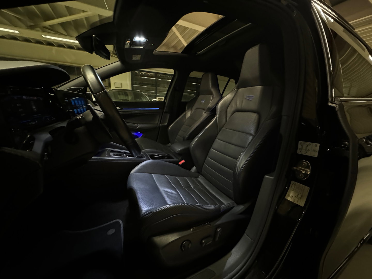 Volkswagen Golf 2.0 TSI R 4M Performance Pano|HuD|H/K|Akrapovic