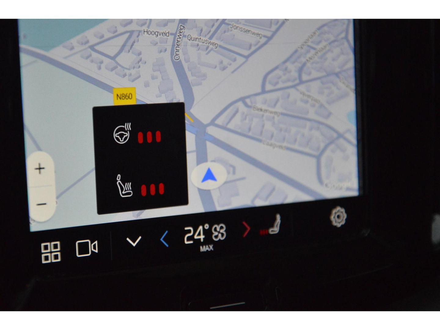 Volvo XC60 T6 Hybride AWD Black Edition | Head-Up Display | Trekhaak | Stoel + Stuur Verwarming | Panoramadak | Pilot-assist |