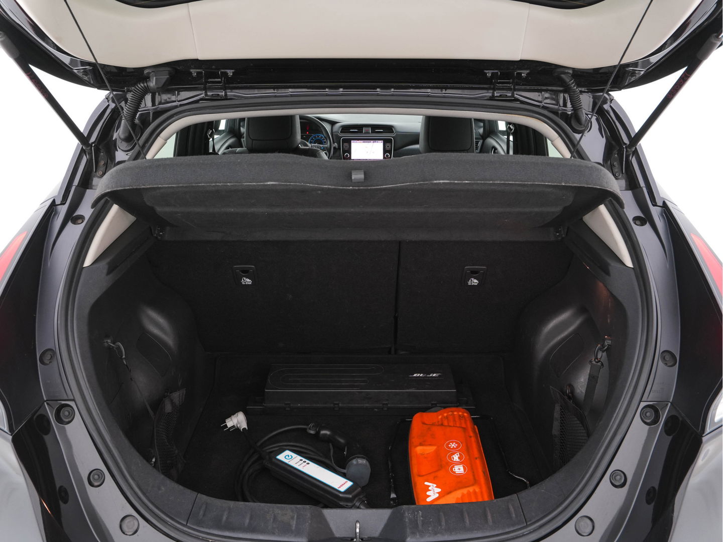 Nissan Leaf Tekna 40 kWh (SOH-83%) (INCL-BTW) *Aut.*LEATHER | FULL-LED | BOSE-AUDIO | TOPVIEW | DAB | KEYLESS | NAVI-FULLMAP | DAB | HEATED-COMFORTSEATS | PRIVACY-GLASS | ADAPTIVE-CRUISE | 17''ALU*