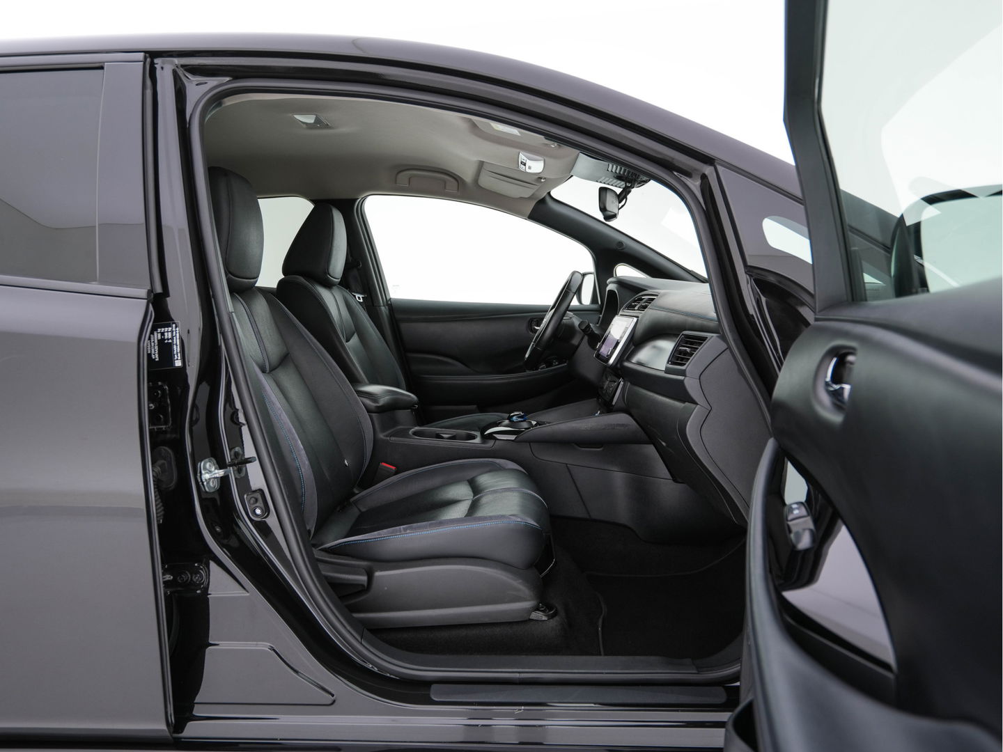 Nissan Leaf Tekna 40 kWh (SOH-83%) (INCL-BTW) *Aut.*LEATHER | FULL-LED | BOSE-AUDIO | TOPVIEW | DAB | KEYLESS | NAVI-FULLMAP | DAB | HEATED-COMFORTSEATS | PRIVACY-GLASS | ADAPTIVE-CRUISE | 17''ALU*