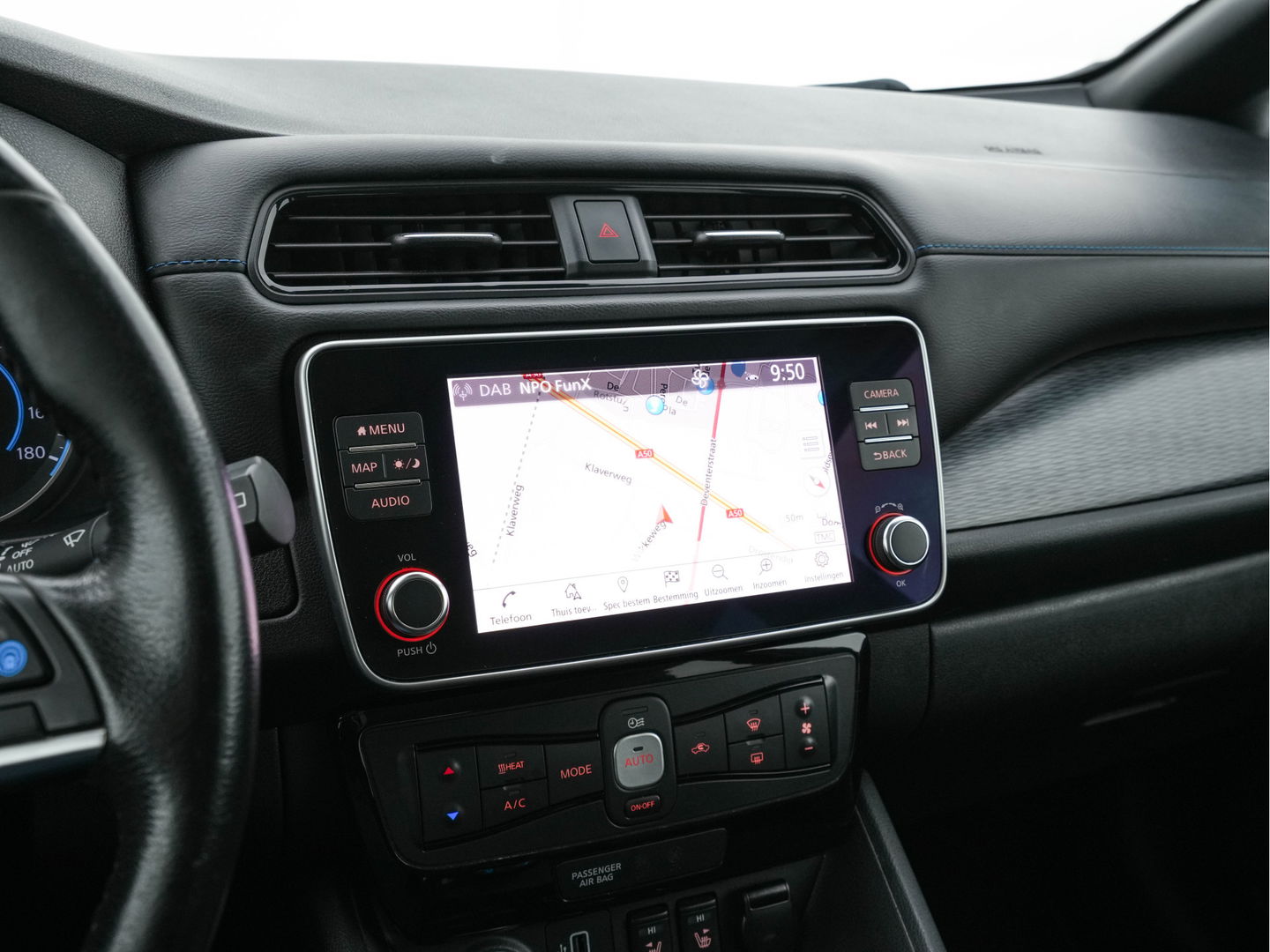 Nissan Leaf Tekna 40 kWh (SOH-83%) (INCL-BTW) *Aut.*LEATHER | FULL-LED | BOSE-AUDIO | TOPVIEW | DAB | KEYLESS | NAVI-FULLMAP | DAB | HEATED-COMFORTSEATS | PRIVACY-GLASS | ADAPTIVE-CRUISE | 17''ALU*