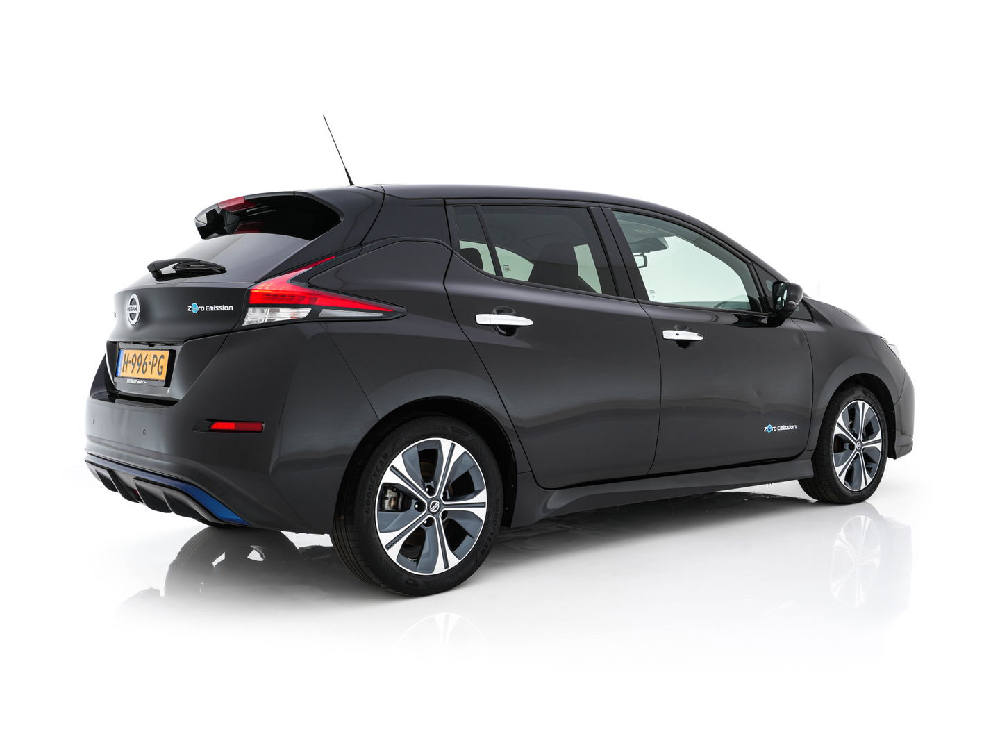 Nissan Leaf Tekna 40 kWh (SOH-83%) (INCL-BTW) *Aut.*LEATHER | FULL-LED | BOSE-AUDIO | TOPVIEW | DAB | KEYLESS | NAVI-FULLMAP | DAB | HEATED-COMFORTSEATS | PRIVACY-GLASS | ADAPTIVE-CRUISE | 17''ALU*