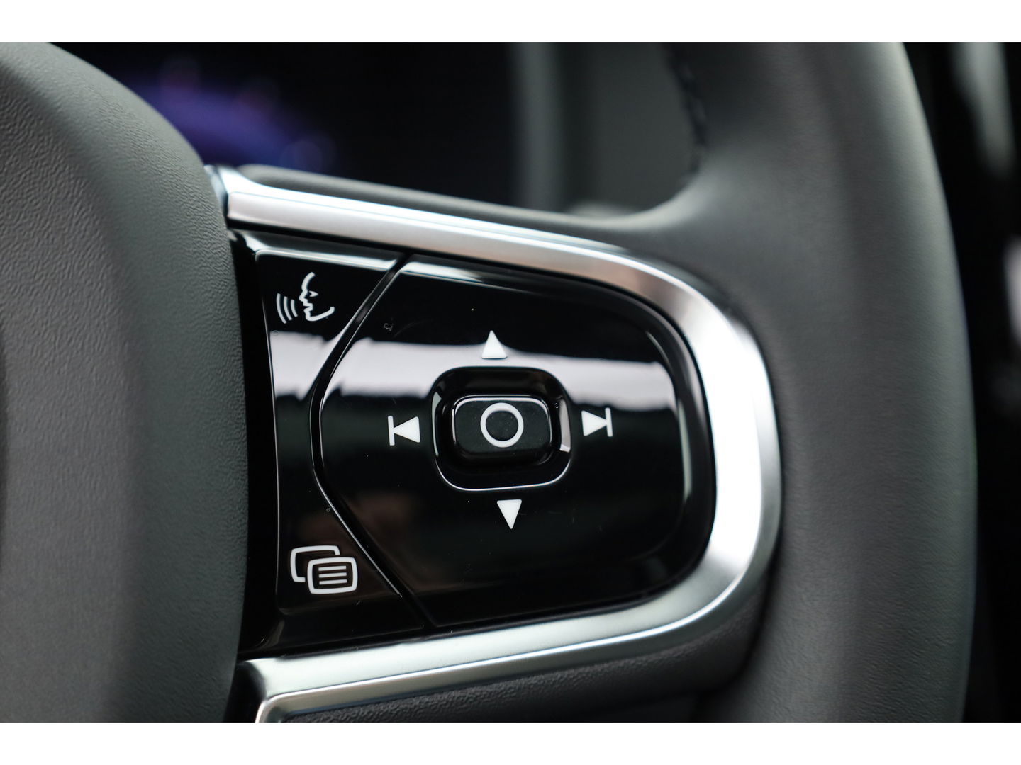 Volvo V90 B4 D Ultimate Bright 197pk | Pano | HUD | 360cam | H&K | Memory seats | Standkachel |