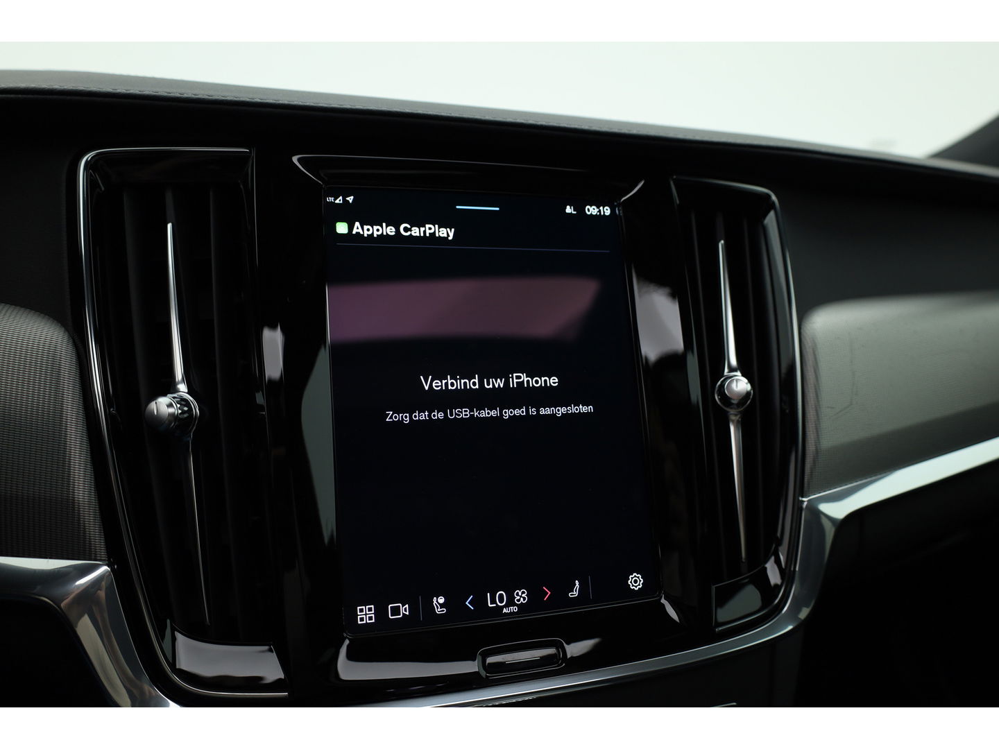 Volvo V90 B4 D Ultimate Bright 197pk | Pano | HUD | 360cam | H&K | Memory seats | Standkachel |