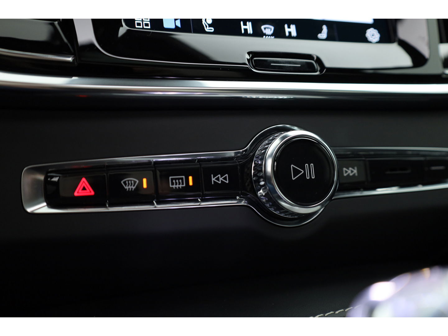 Volvo V90 B4 D Ultimate Bright 197pk | Pano | HUD | 360cam | H&K | Memory seats | Standkachel |