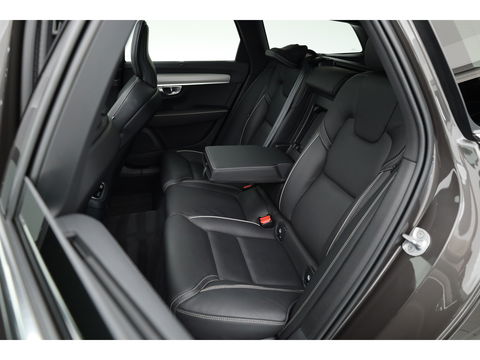 Volvo V90 B4 D Ultimate Bright 197pk | Pano | HUD | 360cam | H&K | Memory seats | Standkachel |