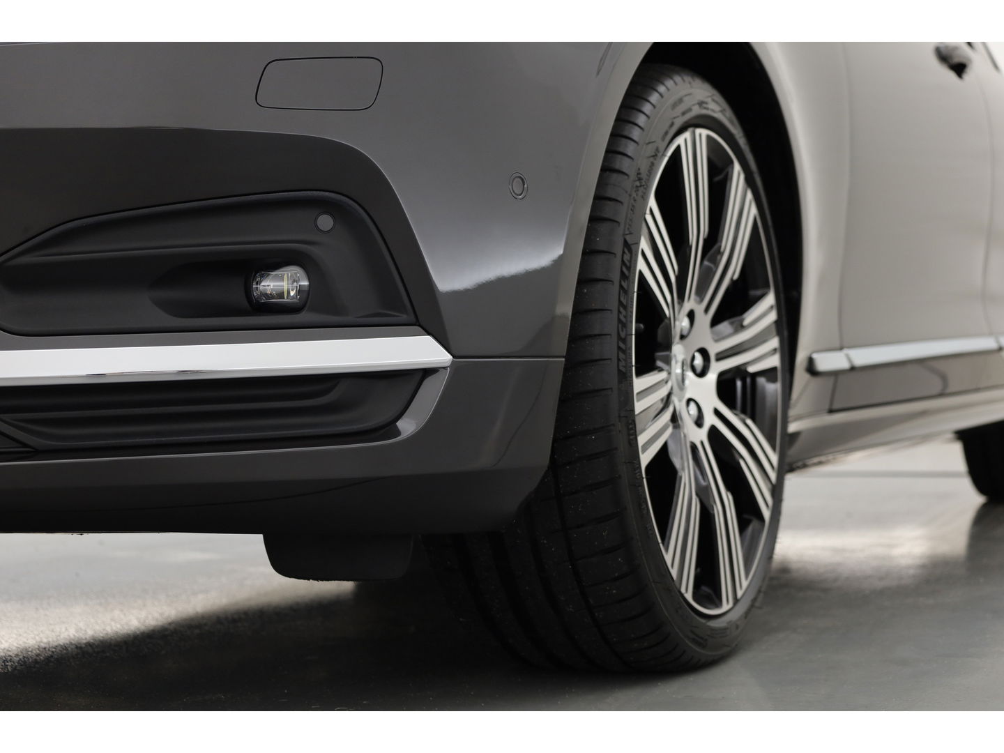 Volvo V90 B4 D Ultimate Bright 197pk | Pano | HUD | 360cam | H&K | Memory seats | Standkachel |