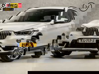 BMW X1 - sDrive20i High Executive 192Pk Automaat (GROOT NAVI, HEAD-UP DISPLAY, LEDER, TREKHAAK, STOELVERWARMING, TREKHAAK, SPORTSTOELEN, SFEERVERLICHTING, CAMERA, NIEUWSTAAT)